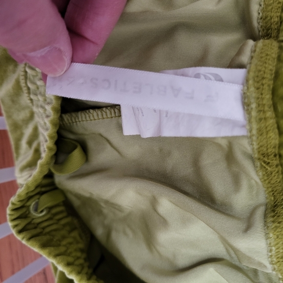Fabletics Luxe Velour Joggers Women's Size 1X In Lime Green - Picture 9 of 13